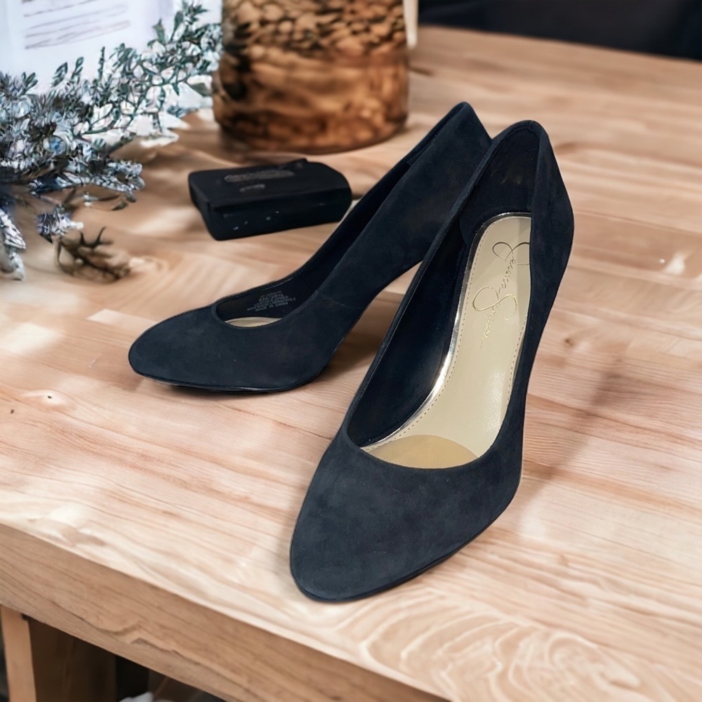 Jessica Simpson heels size 8 black.